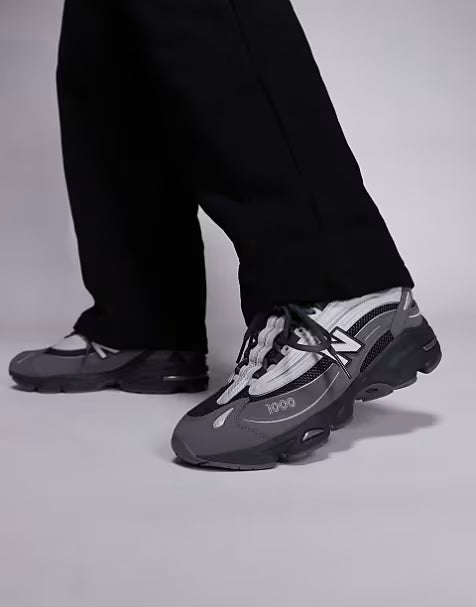 207869612-1-black.avif